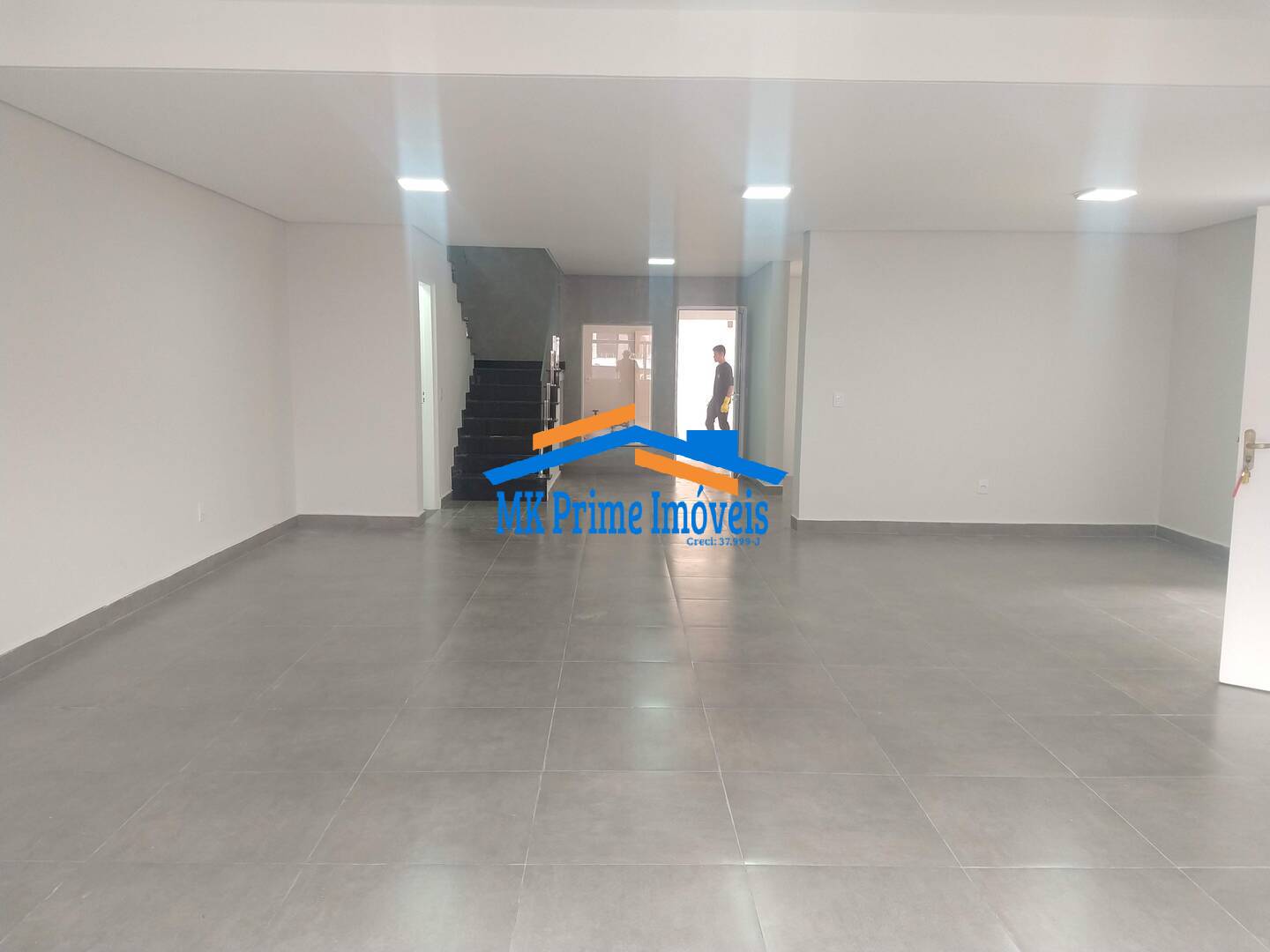 Sobrado à venda com 4 quartos, 250m² - Foto 2