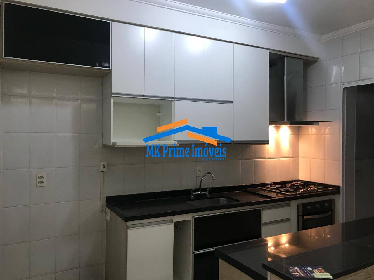 Apartamento à venda com 3 quartos, 104m² - Foto 2