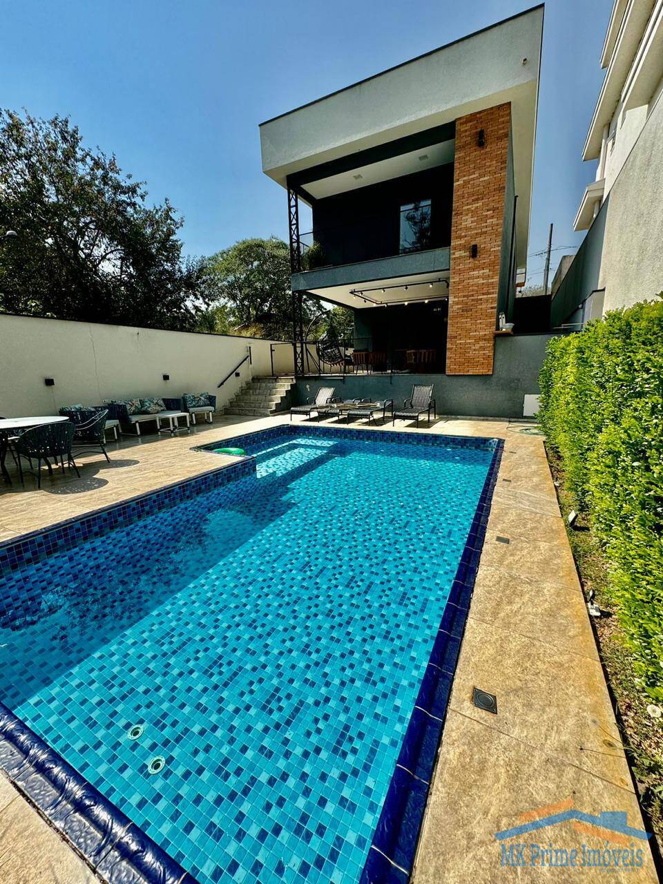 Casa de Condomínio à venda com 3 quartos, 382m² - Foto 2