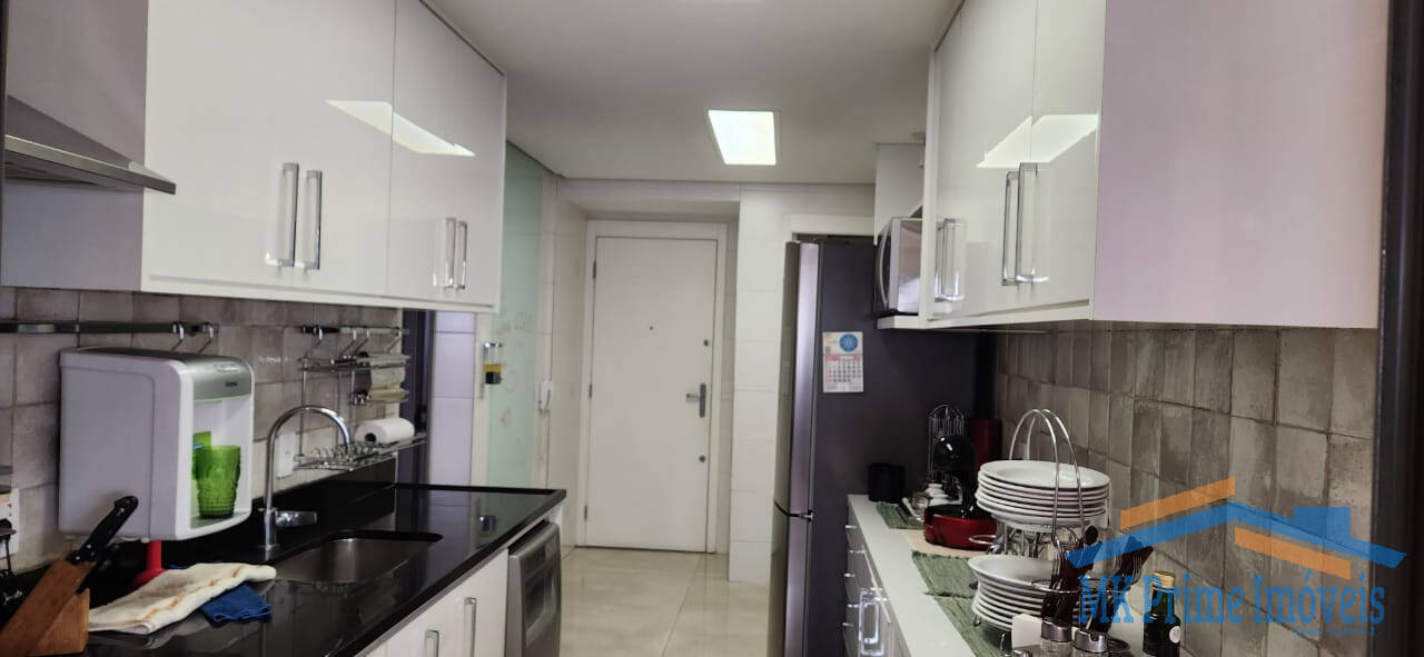 Apartamento à venda com 3 quartos, 174m² - Foto 6