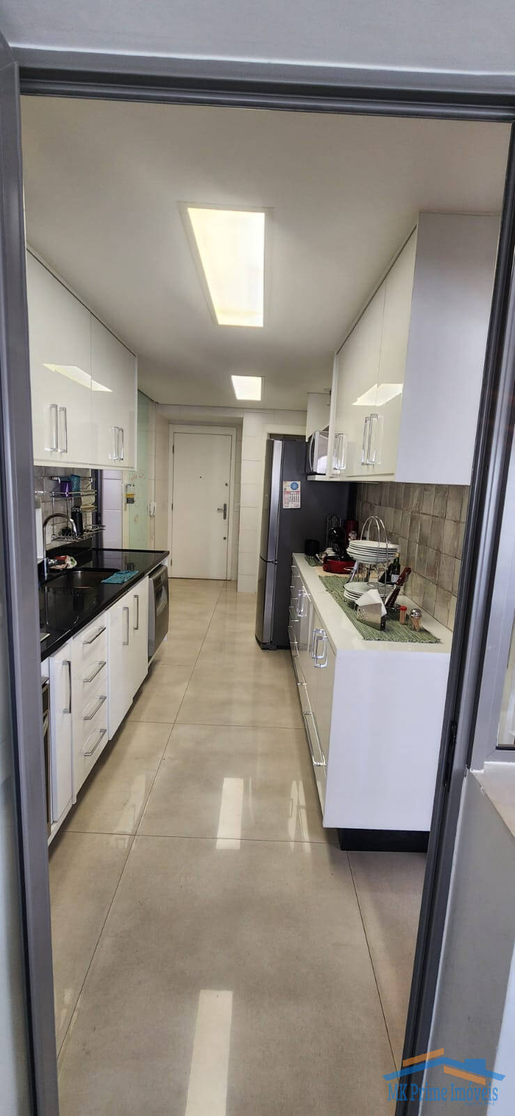 Apartamento à venda com 3 quartos, 174m² - Foto 7