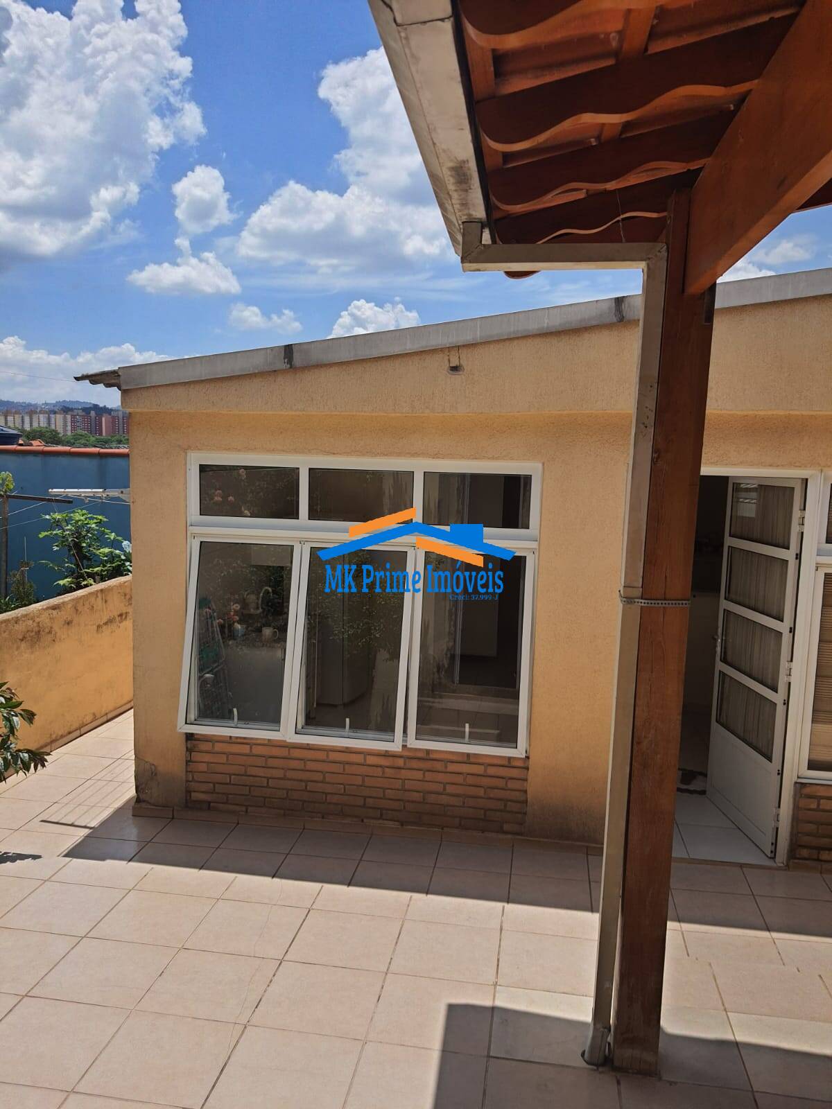 Casa à venda com 3 quartos, 274m² - Foto 2