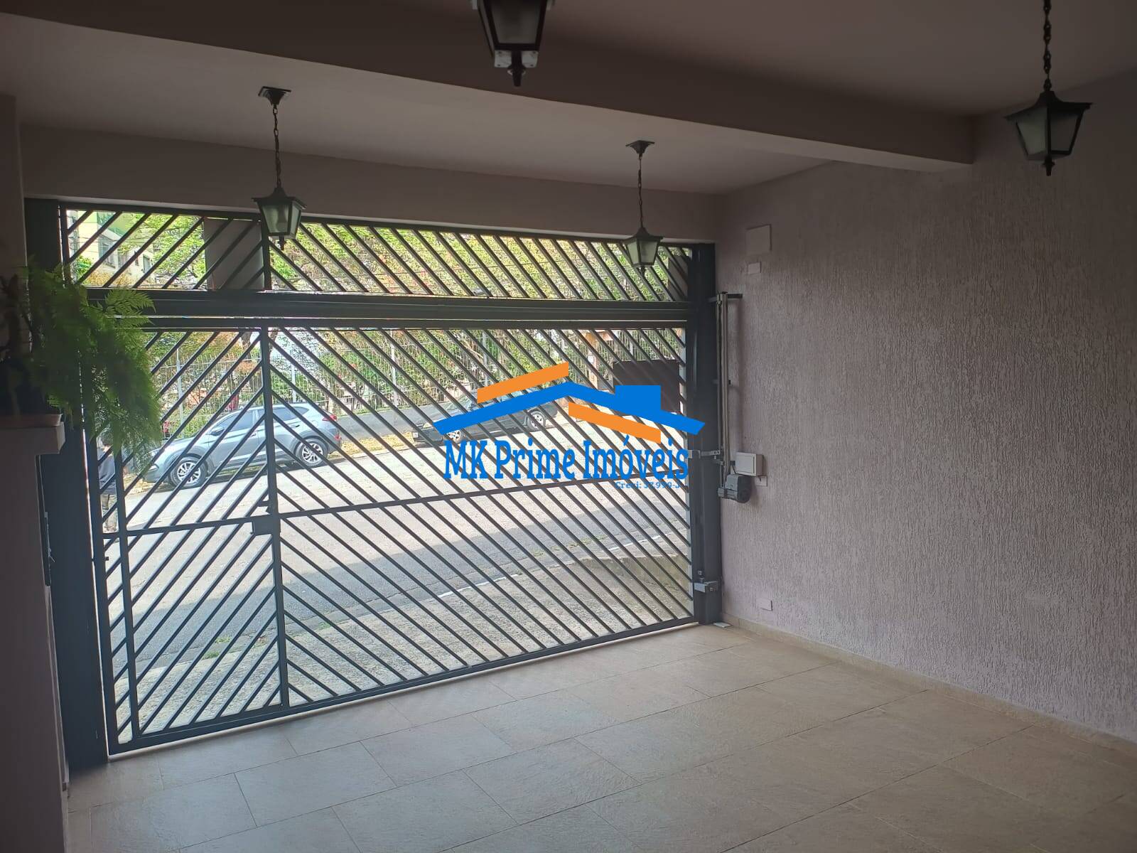 Casa à venda com 3 quartos, 212m² - Foto 2