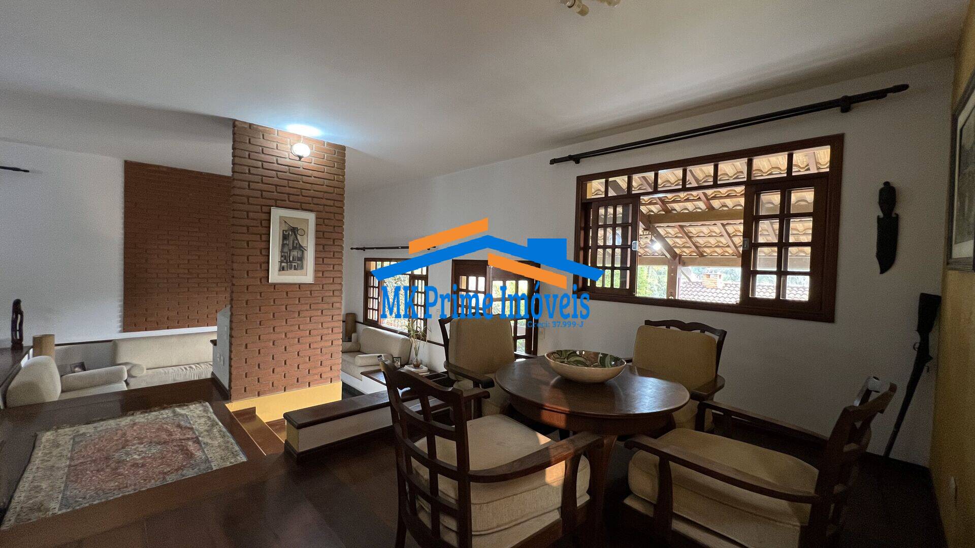 Casa de Condomínio à venda com 3 quartos, 324m² - Foto 1