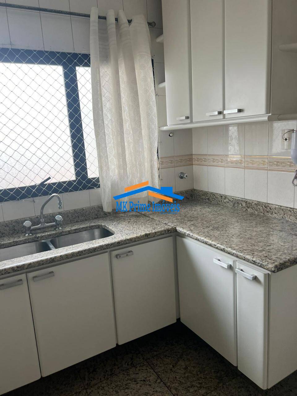 Apartamento para alugar com 3 quartos, 145m² - Foto 4