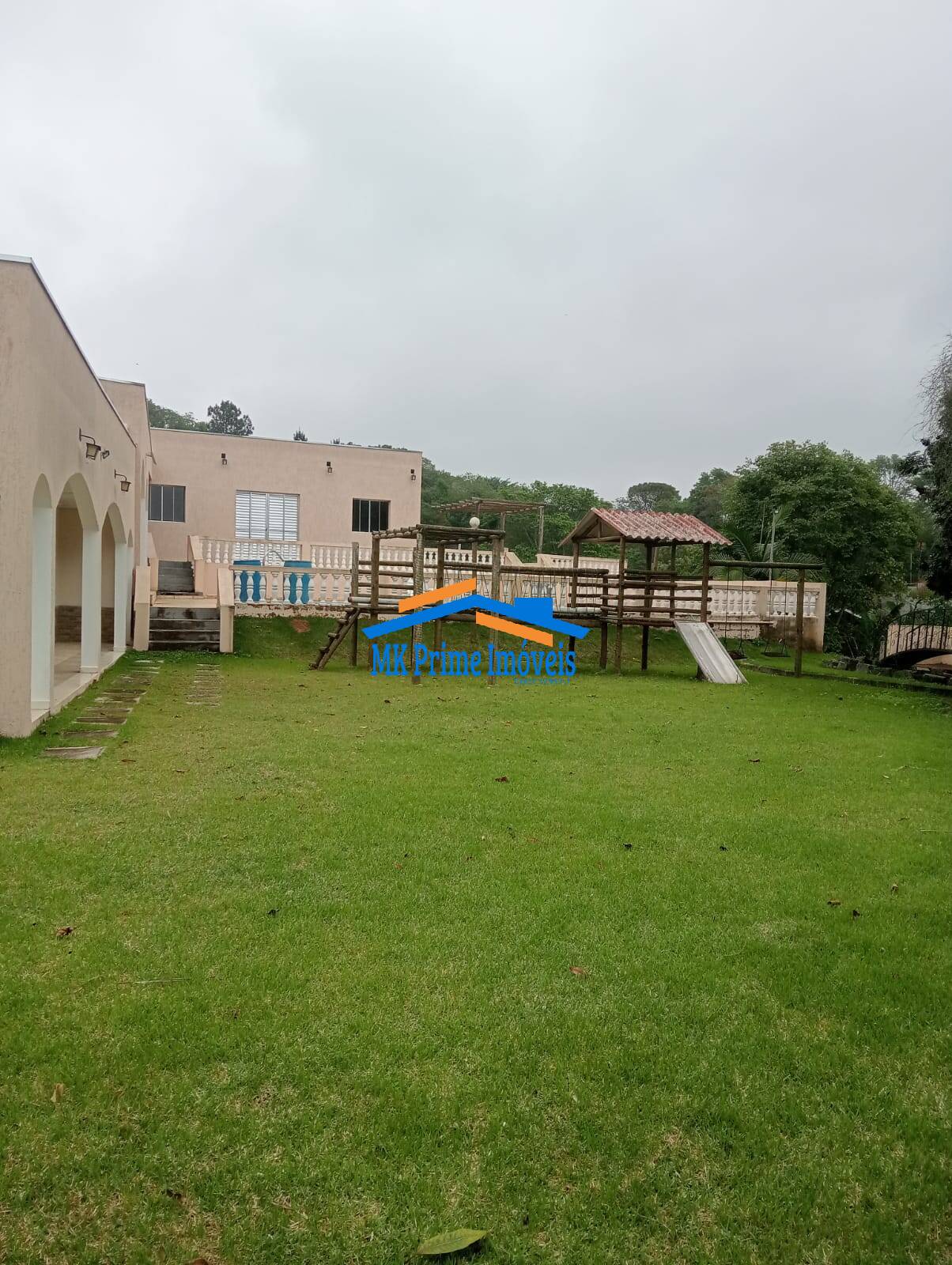 Casa à venda com 3 quartos, 350m² - Foto 5