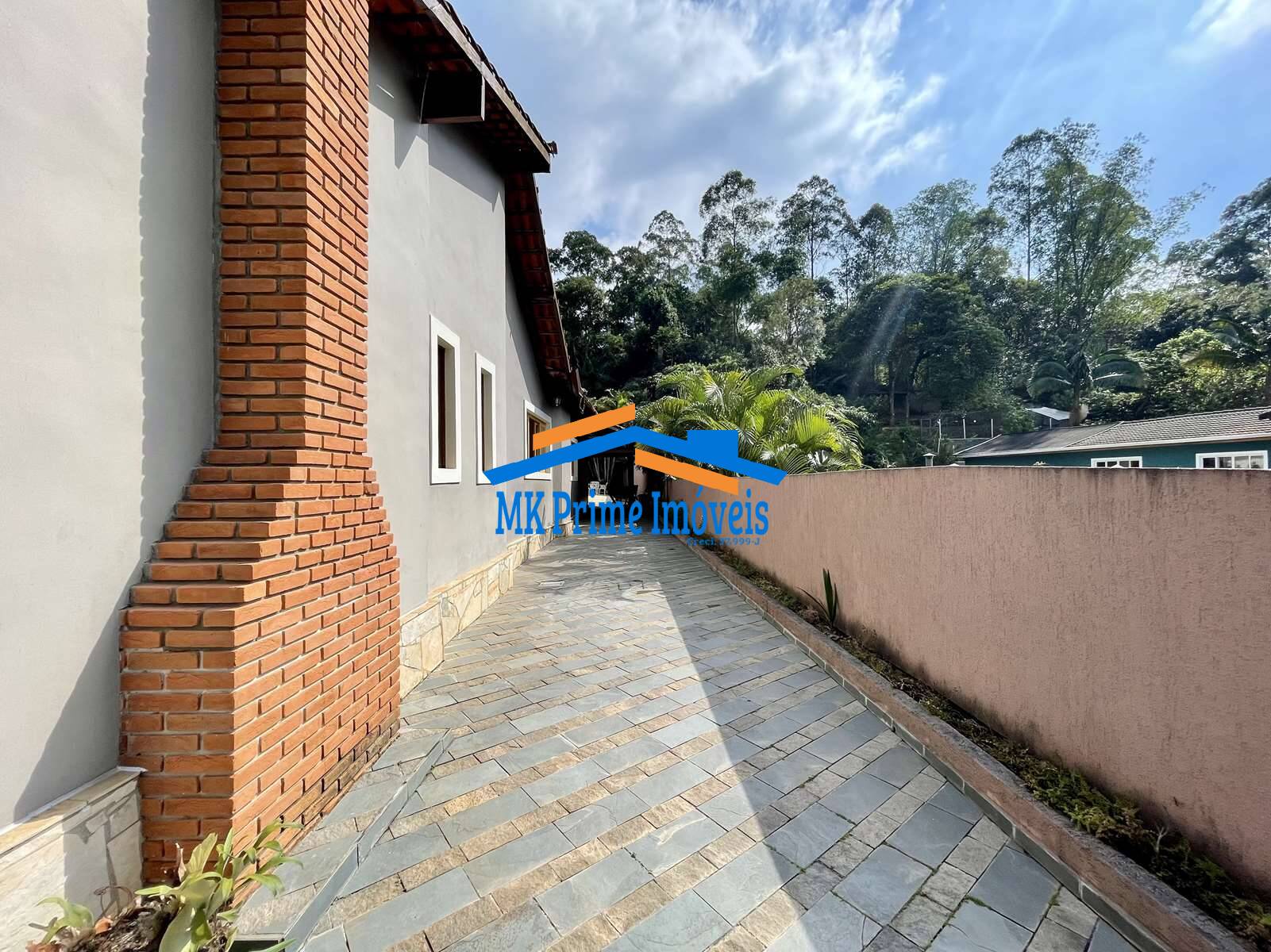 Casa de Condomínio para alugar com 3 quartos, 321m² - Foto 4