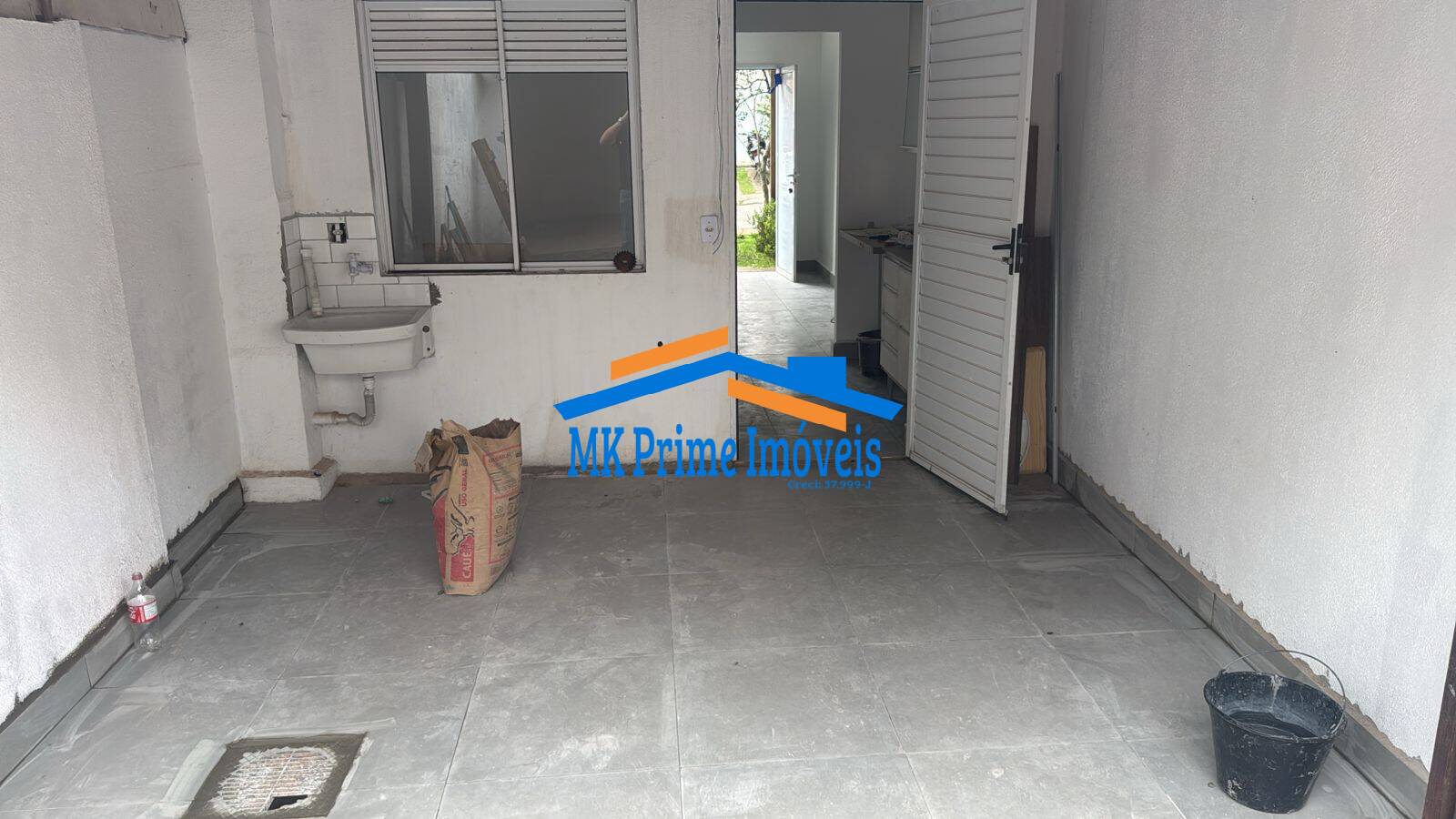 Casa à venda com 2 quartos, 50m² - Foto 1