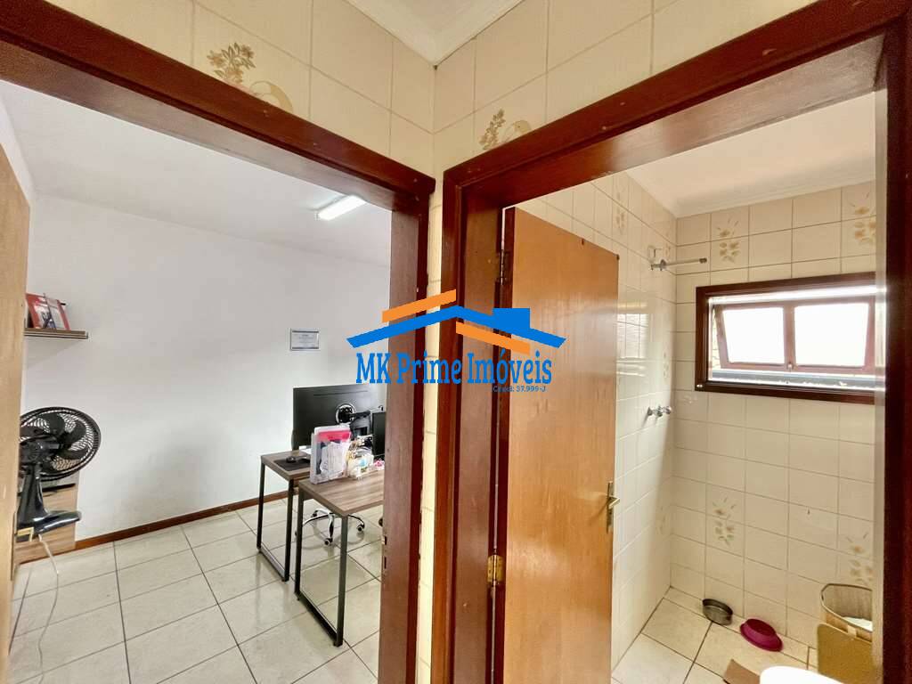 Casa de Condomínio à venda com 4 quartos, 350m² - Foto 16