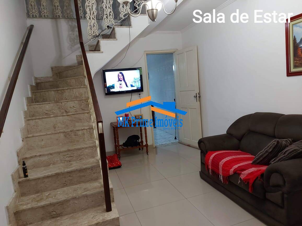 Sobrado à venda com 3 quartos, 250m² - Foto 1