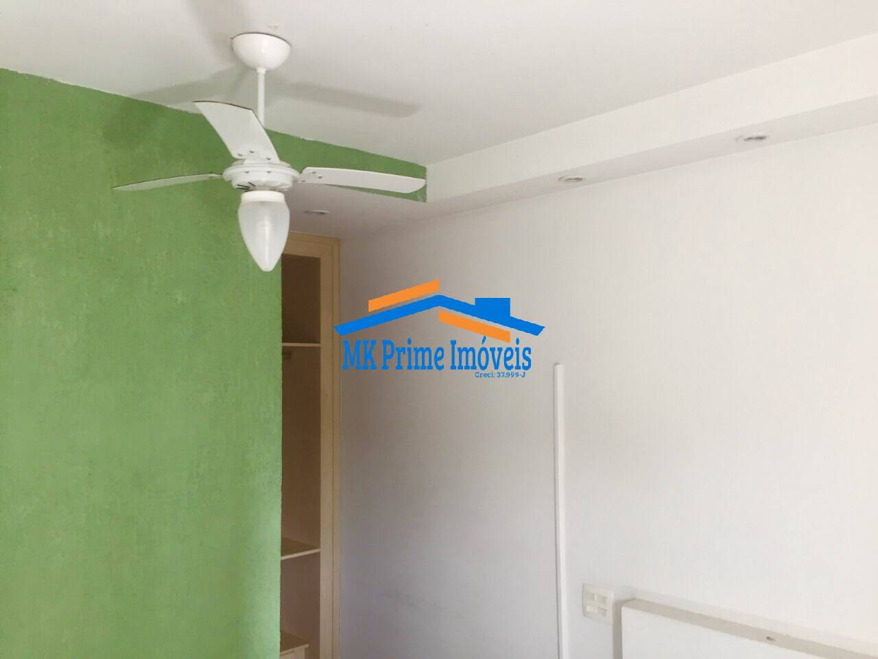 Apartamento à venda com 2 quartos, 58m² - Foto 2