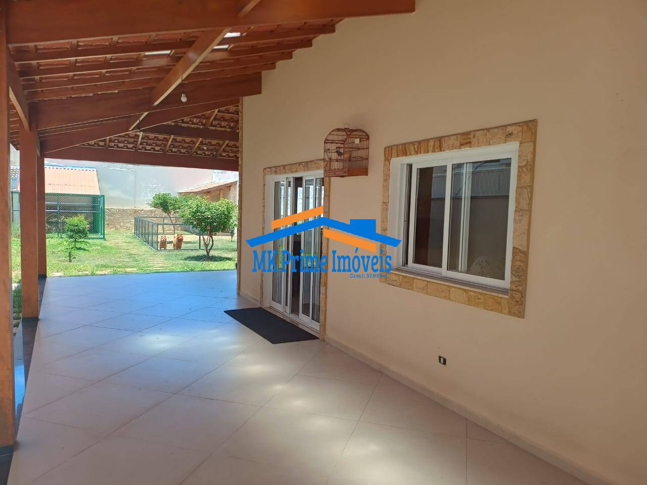 Casa à venda com 4 quartos, 278200m² - Foto 1