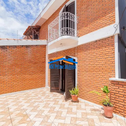 Casa à venda com 3 quartos, 195m² - Foto 2