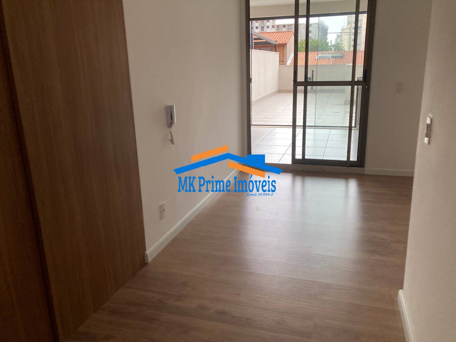 Apartamento à venda com 3 quartos, 141m² - Foto 2