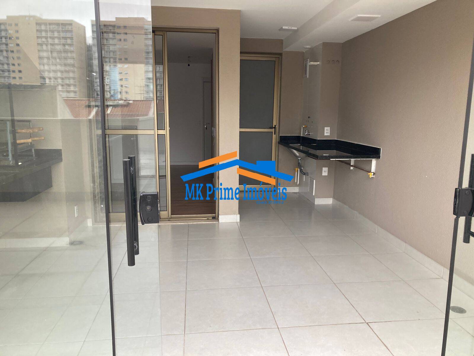 Apartamento à venda com 3 quartos, 141m² - Foto 3