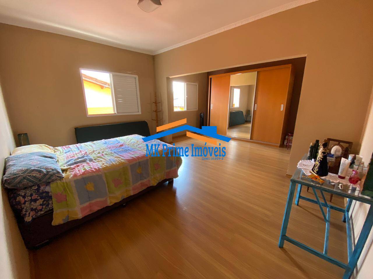 Sobrado à venda com 5 quartos, 426m² - Foto 1