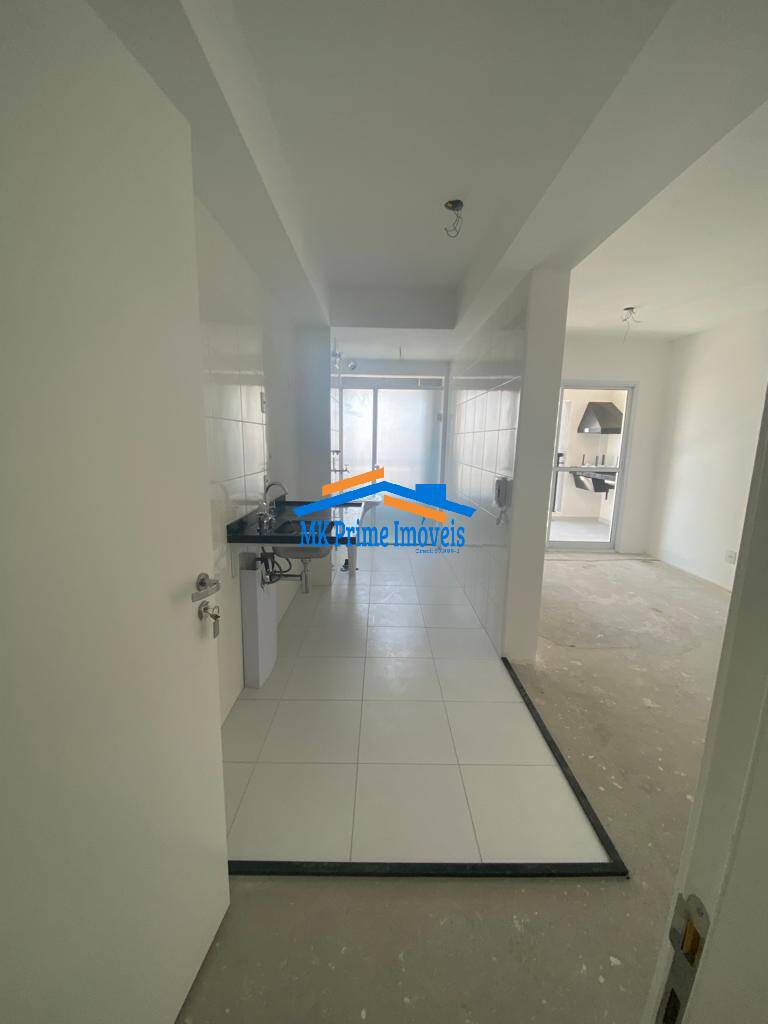 Apartamento à venda com 2 quartos, 67m² - Foto 4