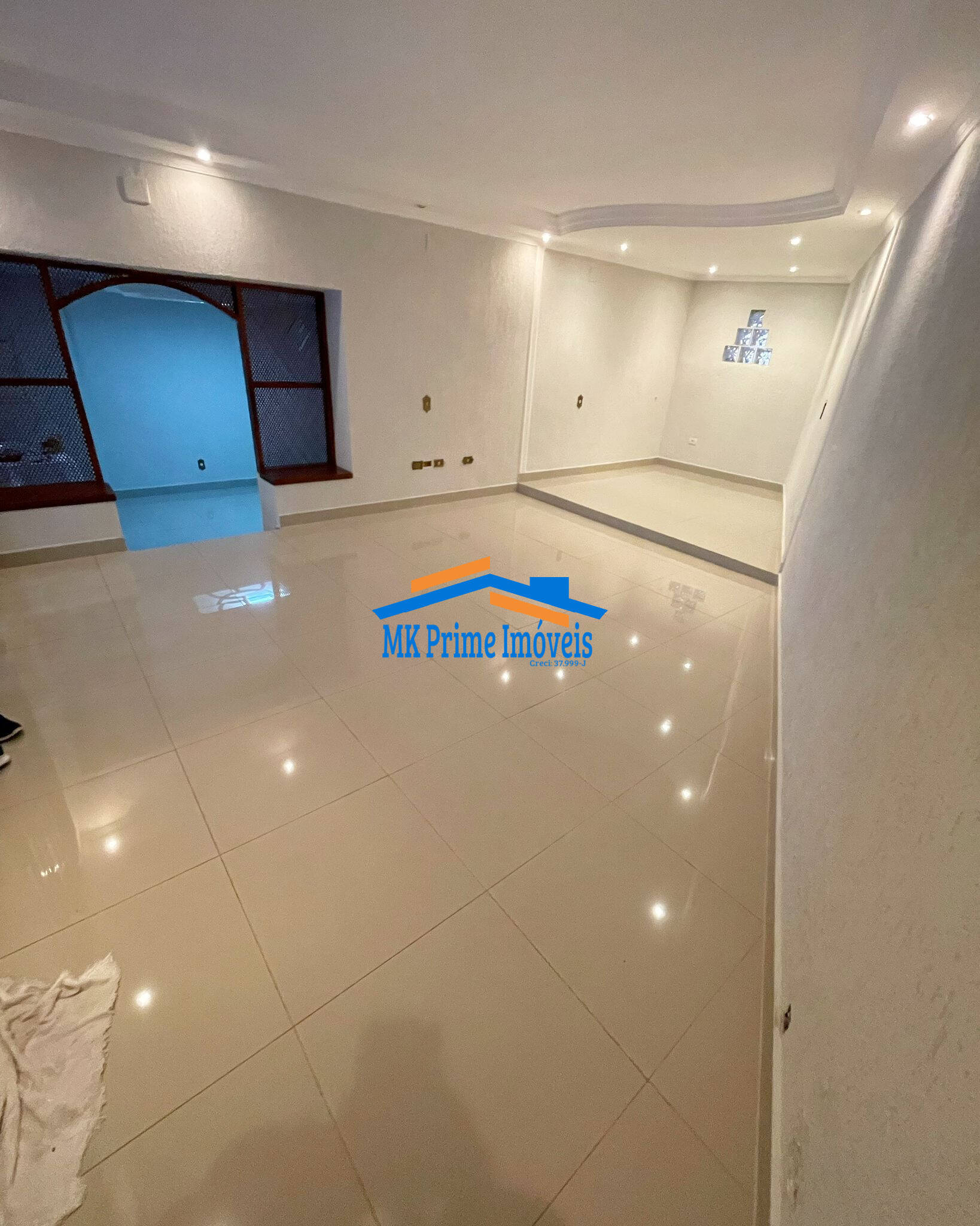 Sobrado à venda com 3 quartos, 138m² - Foto 1