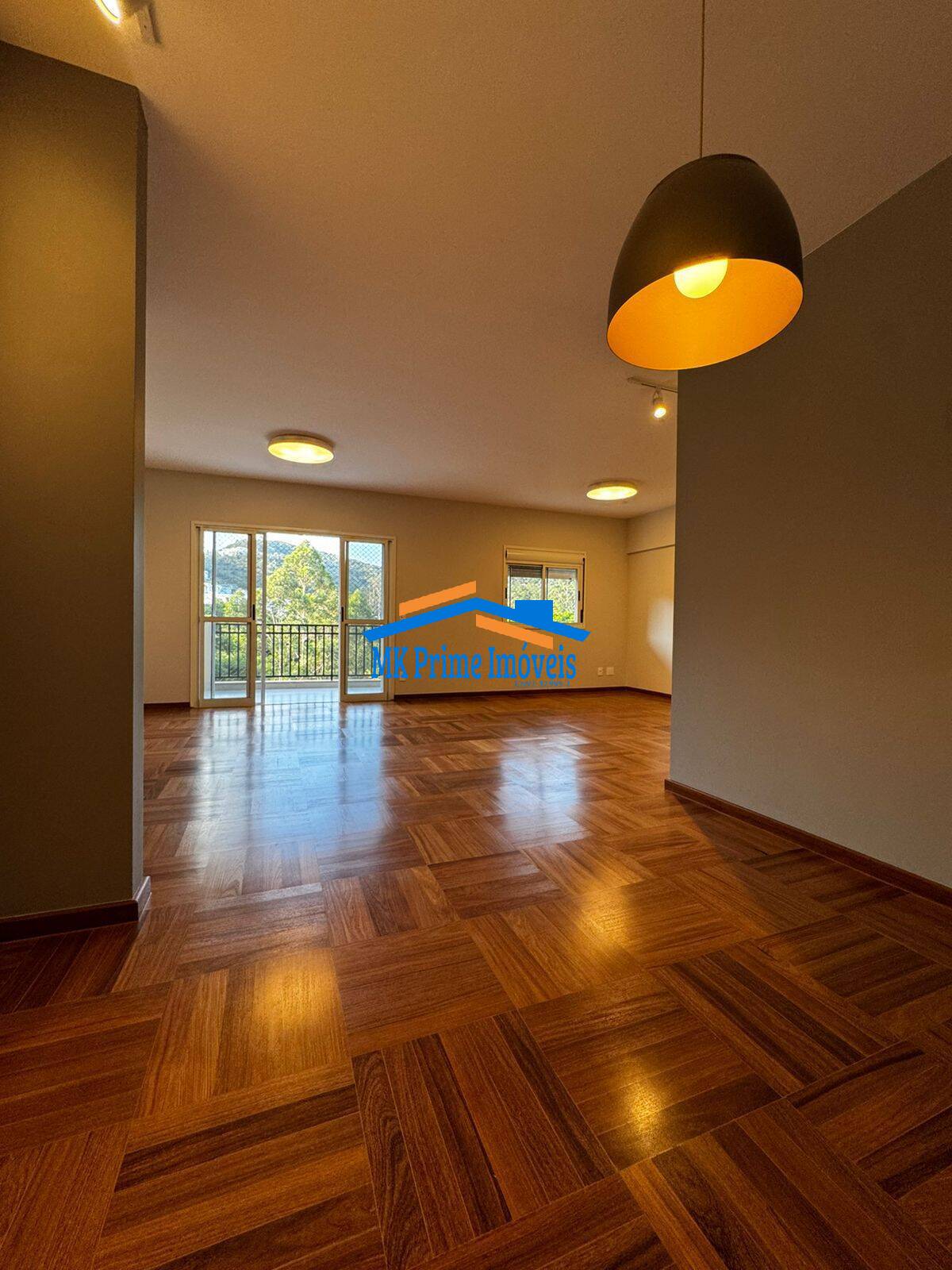 Apartamento para alugar com 3 quartos, 139m² - Foto 3