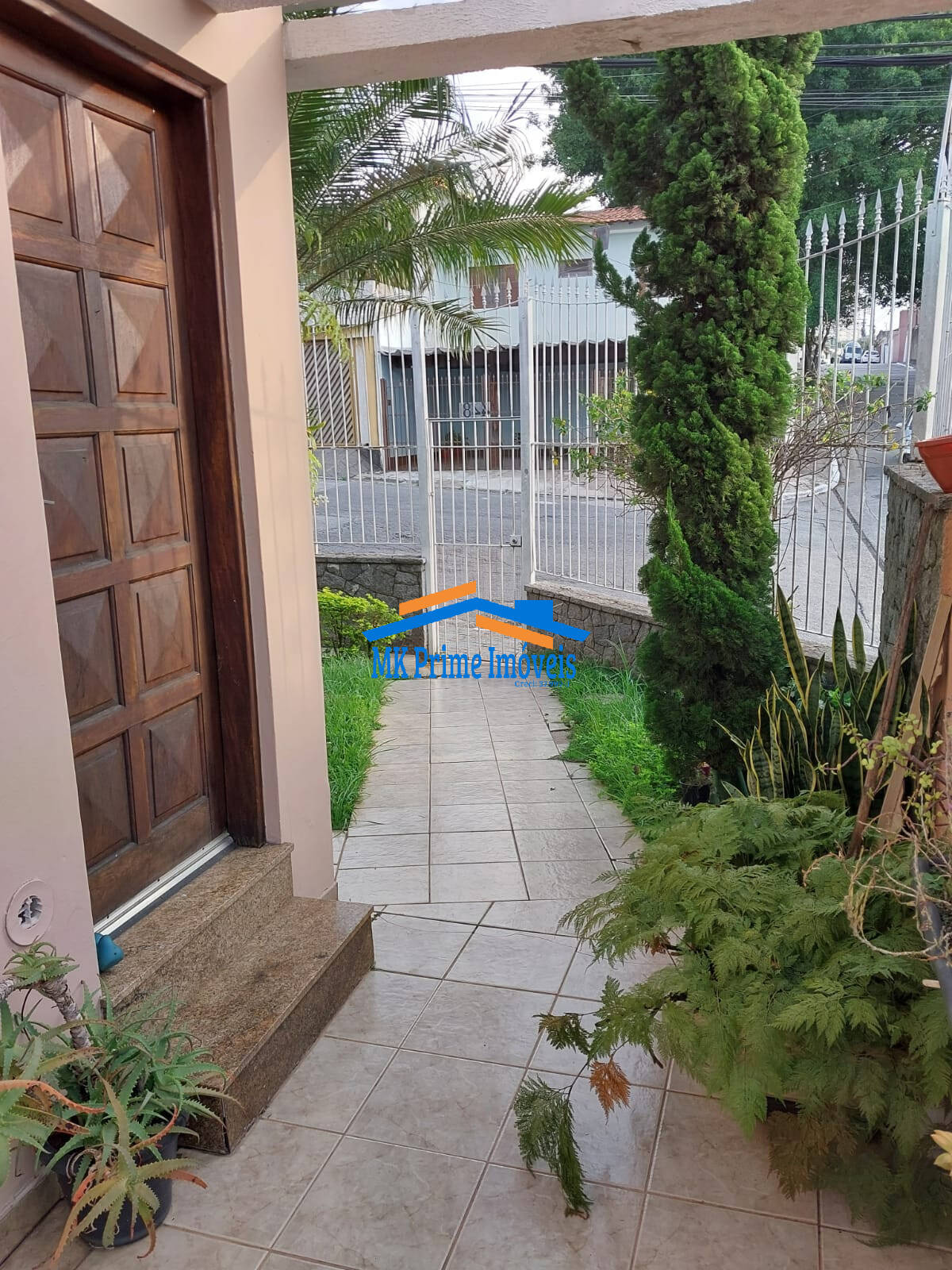 Casa à venda com 2 quartos, 160m² - Foto 1