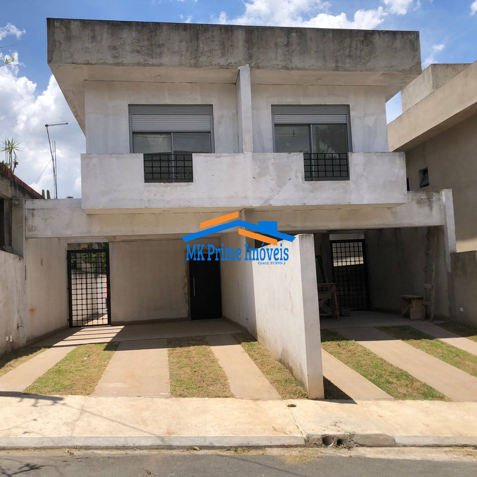 Casa à venda e aluguel com 3 quartos, 206m² - Foto 1