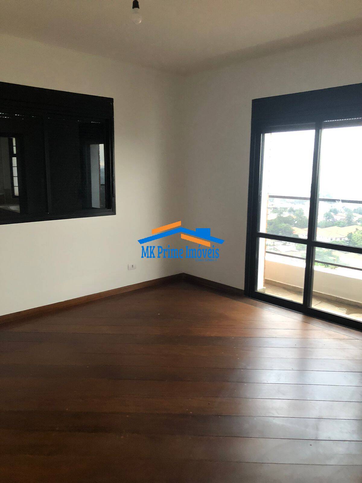 Apartamento para alugar com 4 quartos, 218m² - Foto 4