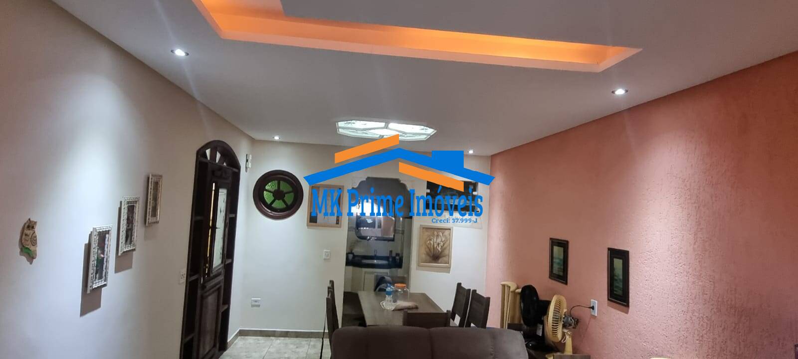 Casa à venda com 3 quartos, 105m² - Foto 1