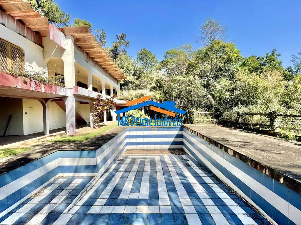 Casa para alugar com 4 quartos, 700m² - Foto 2