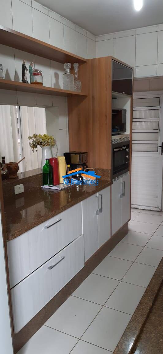 Sobrado à venda com 3 quartos, 205m² - Foto 3