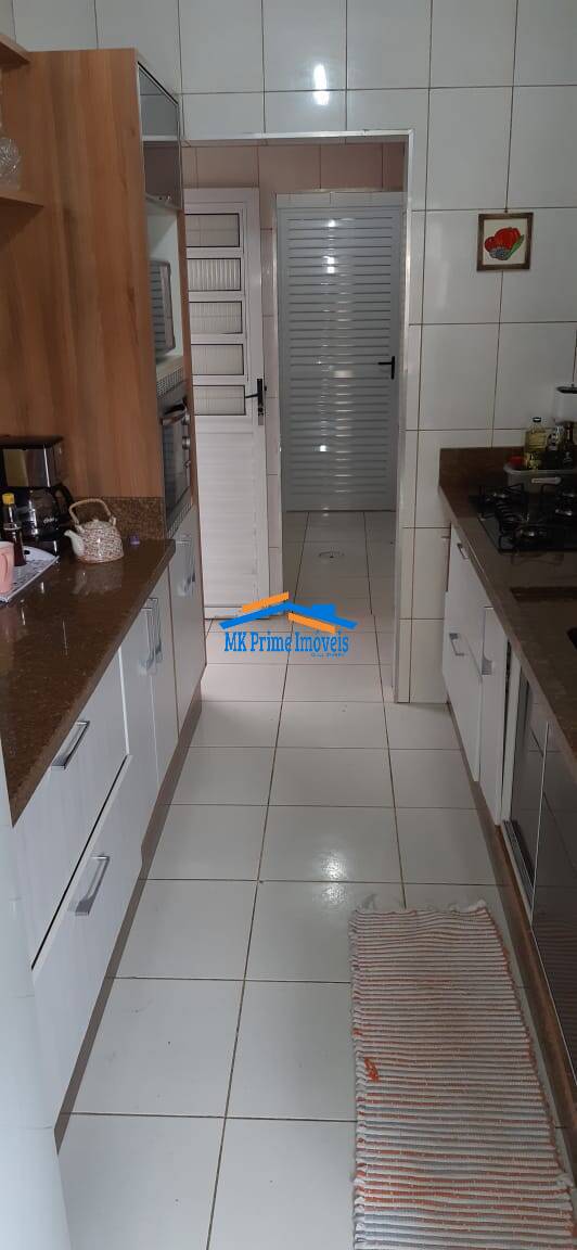 Sobrado à venda com 3 quartos, 205m² - Foto 2