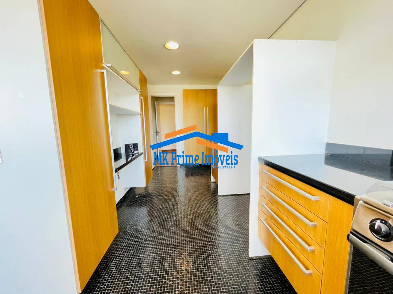 Apartamento à venda e aluguel com 3 quartos, 215m² - Foto 9